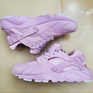 Nike Huarache light pink